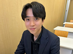 糟谷 悠介先生の写真