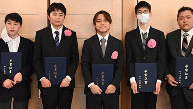 生徒の卒業式の写真