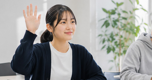 授業に参加する生徒の様子