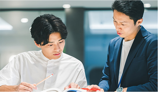 学び直しに取り組む生徒の様子