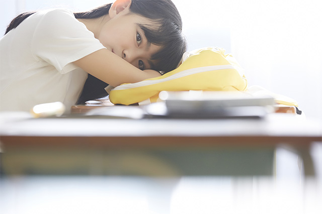 不登校は甘えからくるもの？甘え依存型の特徴と対応について解説