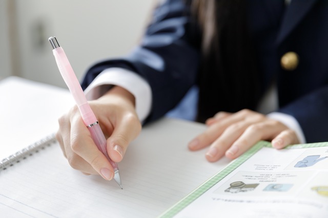 中学生の不登校中の子供が勉強をしない。。学校以外でも実施できる勉強法について解説